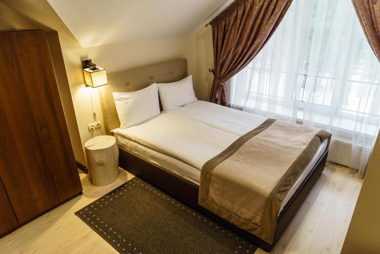 Isloch Park Hotel Rakaw Eksteriør billede